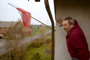 Do pana Romana przyjechałem przed siódmą rano, oczywiście 111111. Bohatera zastałem w łóżku, natomiast żona Barbara krzątała się po domu. Gospodarz wyskoczył z łóżka, ubrał się, powiesił flagę, poranna toaleta i nieodzowna modlitwa, rozpoczęły długi i pełen wrażeń dzień.