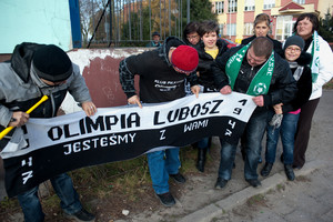 18.25 Lubosz Stary- przy Barze Primo spotkanie piłkarzy i kibiców tutejszej Olimpii na wspólny wyjazd na mecz z LUKS Stare Bojanowo