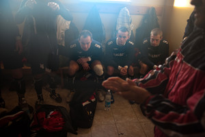 26.39 Mecz o mistrzostwo V ligi pomiędzy  PKS Racot -ADWANIEC Pakosław to główne wydarzenie w tym dniu. Mecze te wytwarzają niesamowitą atmosferę sportowej rywalizacji. Jest pełna mobilizacja , omówienie strategii , gra „na całego” i prawdziwe emocje oglądane przez garstkę przybyłych kibiców.