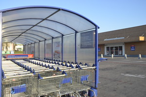 Fot. Bartosz Jankowski.  „Świętujące wózki” – Kościan – Święto Niepodległości, godzina 14.51.