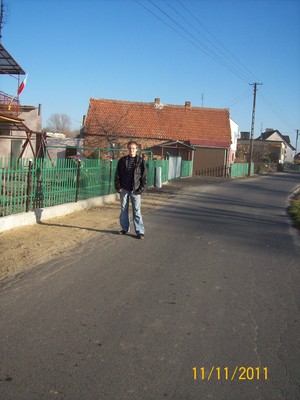 Fot. Irena Maćkowska. Na zdjęciu mój syn Marcin na ul. Łąkowej w Jerce.