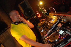 Fot. Kasia Skrzypek. Na zdjęciu praca, a zarazem hobby męża Marcina. Zdjęcie zrobione ok godziny 22:30.