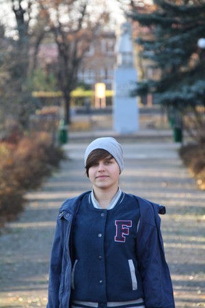 Fot. Tadeusz Kacprowicz. Park im. Jakuba Wagi w Łomży. Na zdjęciu Anna Kacprowicz z kl.2ag Zespołu Szkół w Krzywiniu 