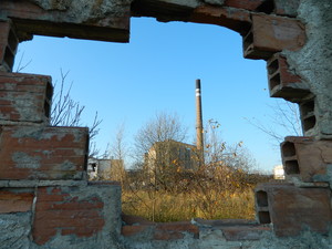Fot. Sebastian Blimel. Pozostałości po kościańskiej cukrowni. Widok od strony dworca.
