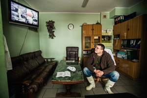 Ubojnia w Poninie.  Pan Roman może również ze swojego gabinetu czuwać nad prawidłowo wykonywaną pracą w ubojni. 