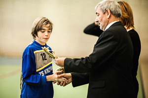 Wyróżnienie dla najlepszego bramkarza - Wiktora Kromy ze Szkoły Podstawowej w Krzywiniu.