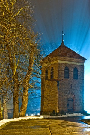 Mgła, która wieczorem rozsnuła się nad Krzywiniem odkryła przede mną znane mi przecież miejsce w zupełnie nowy sposób.