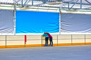 Oniryczny obraz kościańskiego lodowiska