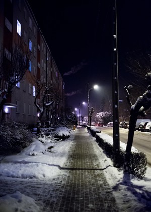 Zbigniew Warczok. Oś. Piastowskie w Kościanie na godzinę przed północą, czyli 