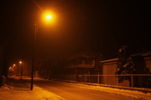 Julia Tycner; zdjęcie przedstawia ulicę Sienkiewicza w Kościanie.