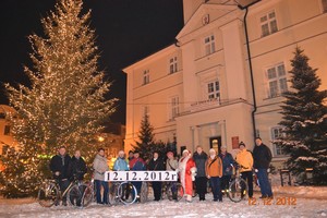 Spotkanie Grupy Rowerowej im. Jana Pawła II na Rynku w Kościanie. Fot. Beata Kostańska